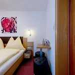 Energiepension Schwaiger Bed & Breakfast 3*